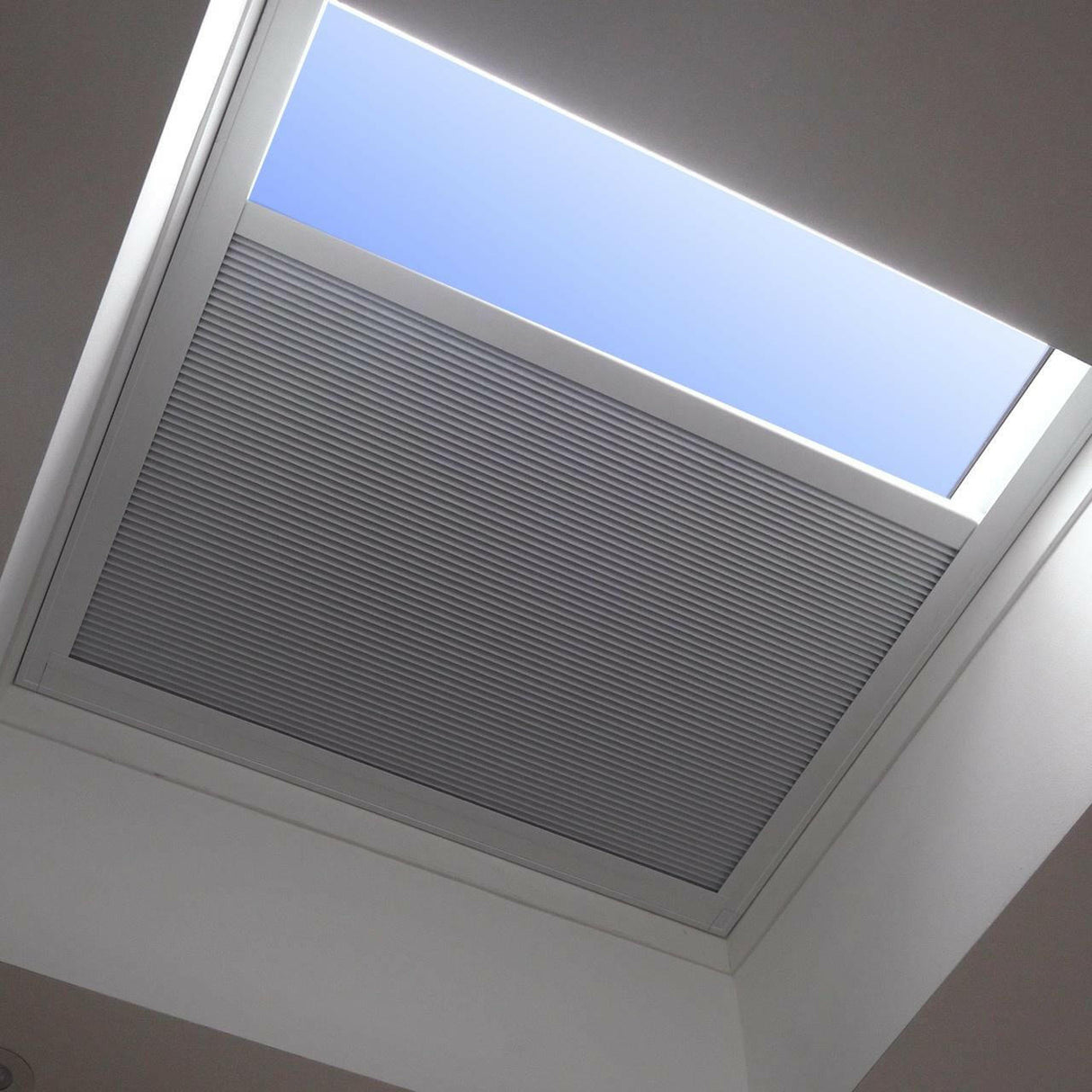 1500 x 3000 mm LD Manual Blinds for Flat / Pitched Roof Skylights & Roof Lanterns.