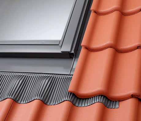 66x140 cm VELUX Pro+ EDW FK08 2000 Tile Flashing with Insulation | Grey Aluminium Finish.